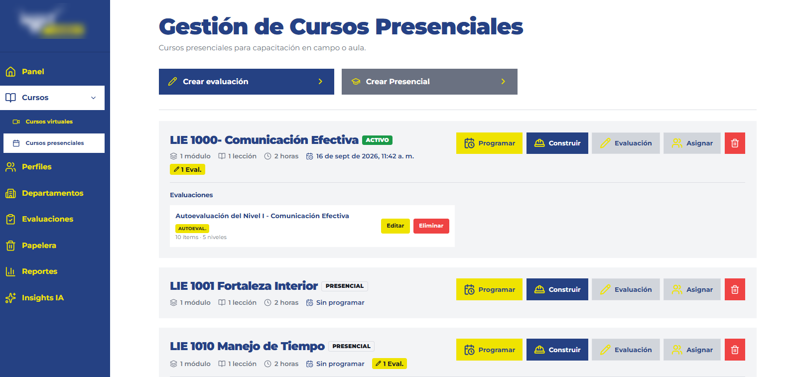 Gestión de cursos presenciales con evaluaciones, programación y asignación